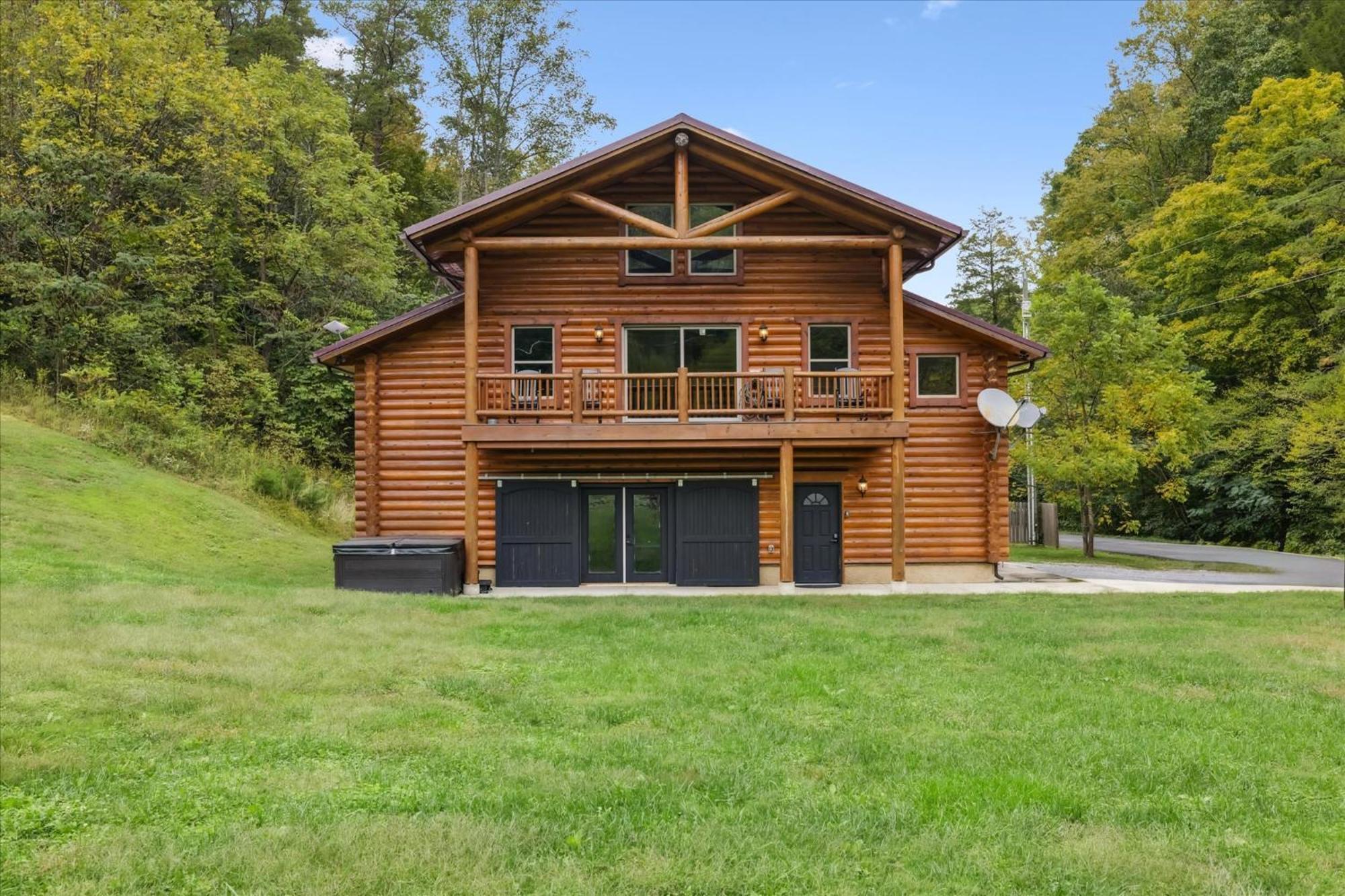 Hot Tub Fire Pit Game Room Theater Easy Access Sleeps 12 - Black Bear Lodge Pigeon Forge Exteriör bild