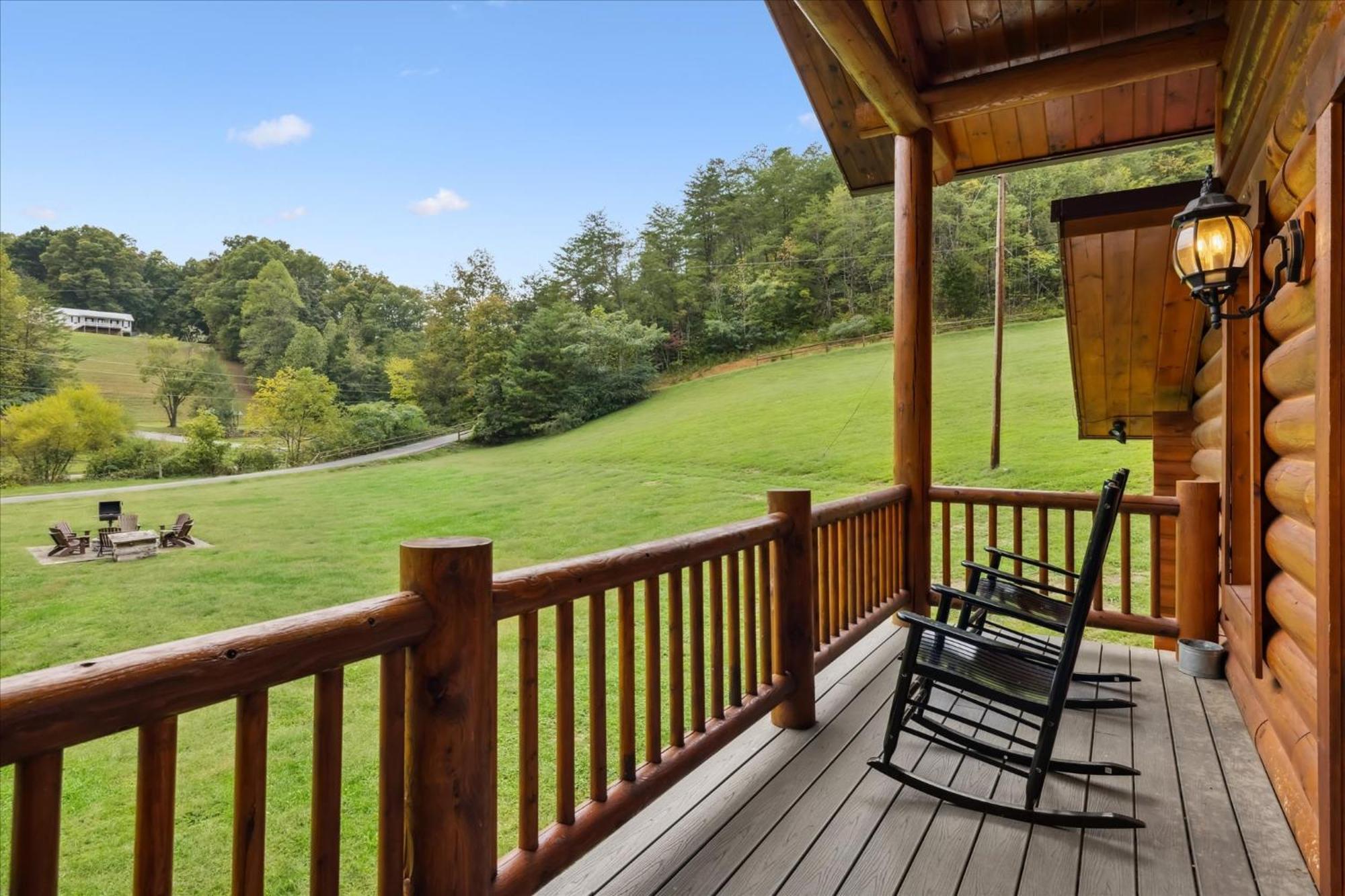 Hot Tub Fire Pit Game Room Theater Easy Access Sleeps 12 - Black Bear Lodge Pigeon Forge Exteriör bild