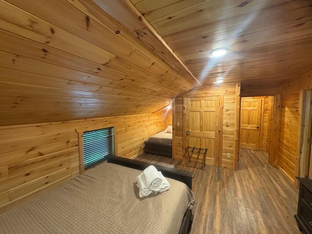 Hot Tub Fire Pit Game Room Theater Easy Access Sleeps 12 - Black Bear Lodge Pigeon Forge Exteriör bild